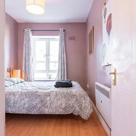 Stylish Smithfield - Nr. Jamesons Daire *