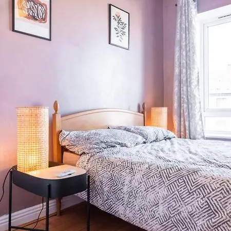 Stylish Smithfield - Nr. Jamesons